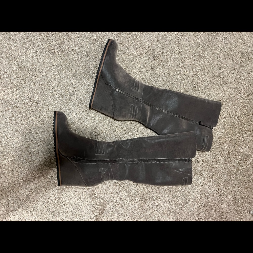 Wedge boots
